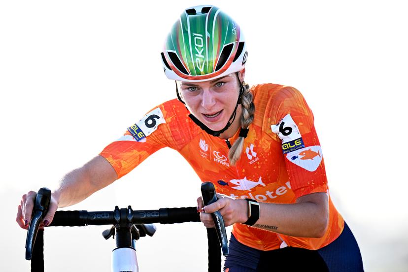 Dutch Inge van der Heijden pictured in action during the elite women race at the UEC Cyclocross European Championships, Saturday 08 November 2025, in Middelkerke. BELGA PHOTO JASPER JACOBS