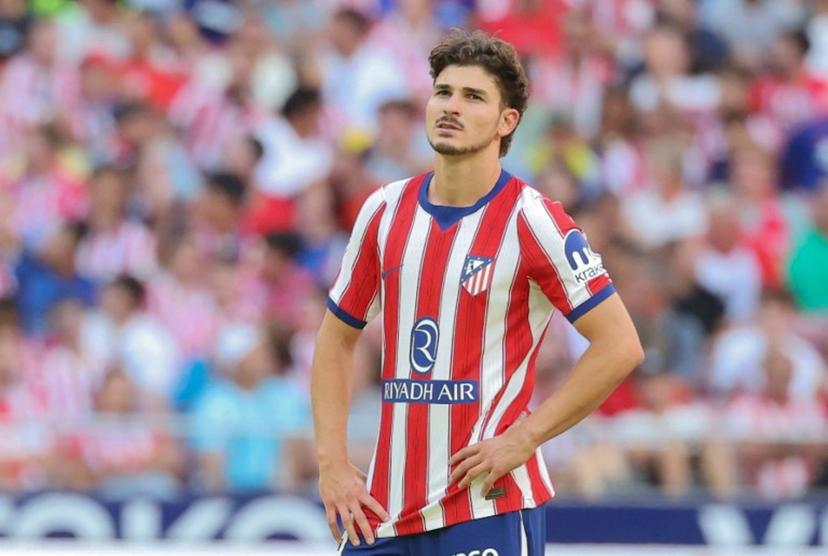 Atletico Madrid's Argentine forward #19 Julian Alvarez is pictured amid boos from home supporters during the Spanish league football match between Club Atletico de Madrid and Villarreal CF at Metropolitano Stadium in Madrid on August 23, 2026. FC Barcelona are still looking for a striker after Atletico Madrid rejected their bid to sign Julian Alvarez, AFP reports. Pierre-Philippe MARCOU / AFP