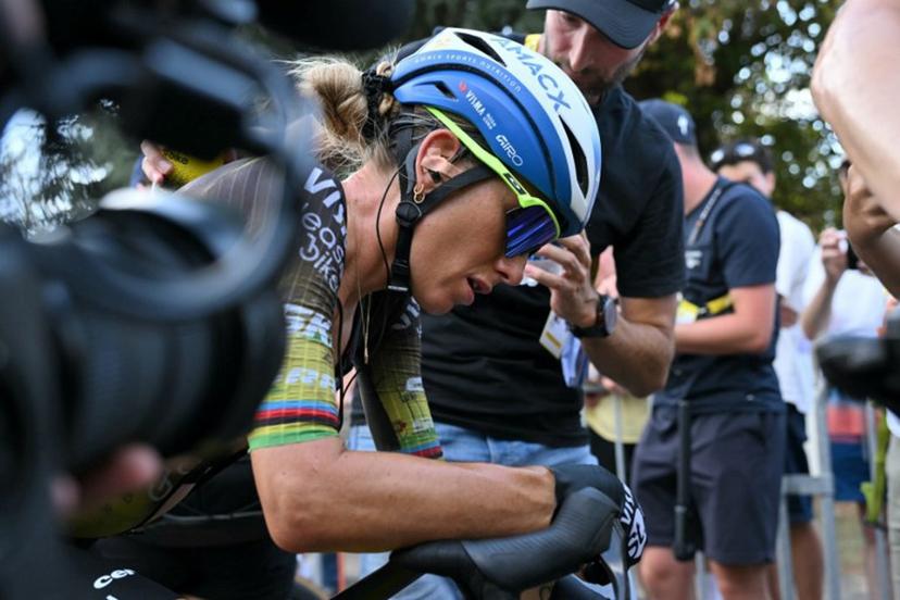 Team Visma | Lease a Bike's French rider Pauline Ferrand-Prevot reacts after the 5th (out of 9) stage of the fifth edition of the Women's Tour de France cycling race, 140 km from Macon to Belleville-en-Beaujolais, in Belleville-en-Beaujolais, central France on August 5, 2026.  NICOLAS TUCAT / AFP