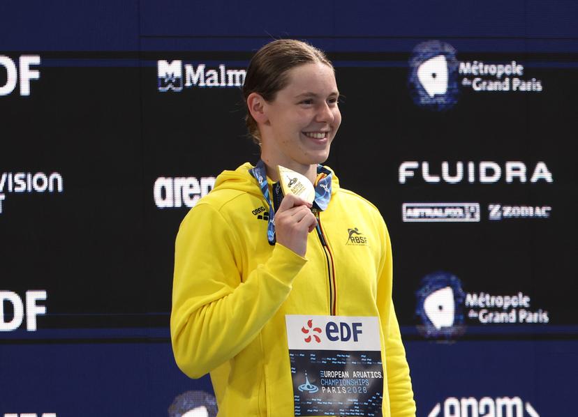 Belgian Roos Vanotterdijk pictured with the gold medal during the podium ceremony of the Women's 100m butterfly race at the European Aquatics Championships in Paris, France on Friday 14 August 2026. BELGA PHOTO VIRGINIE LEFOUR