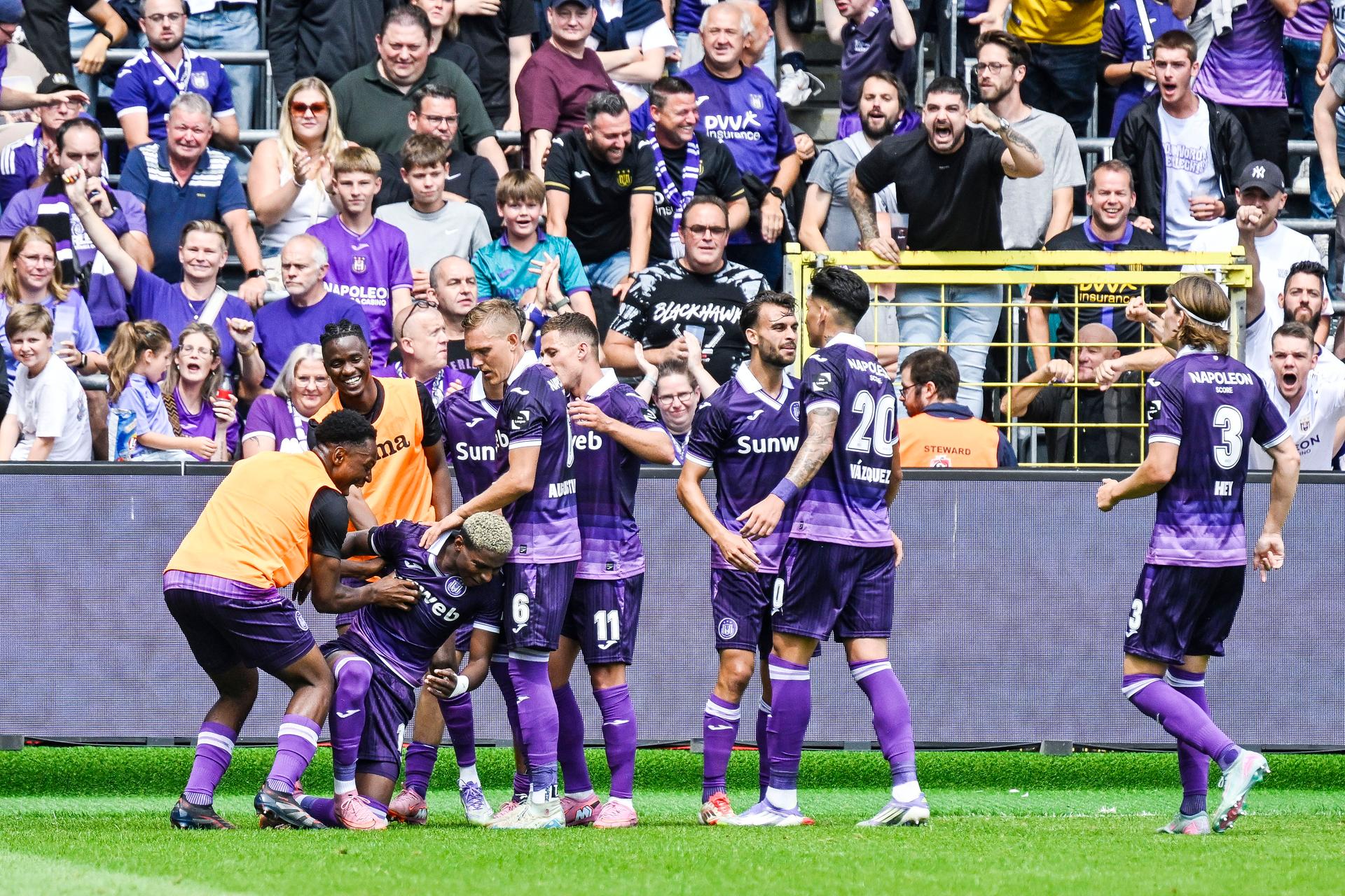 Anderlecht's Nilson Angulo celebrates after scoring during a soccer match between RSC Anderlecht and KVC Westerlo, Sunday 27 July 2025 in Anderlecht, on day 1 of the 2025-2026 'Jupiler Pro League' first division of the Belgian championship. BELGA PHOTO TOM GOYVAERTS