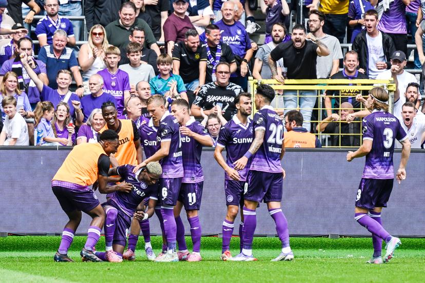 Anderlecht's Nilson Angulo celebrates after scoring during a soccer match between RSC Anderlecht and KVC Westerlo, Sunday 27 July 2025 in Anderlecht, on day 1 of the 2025-2026 'Jupiler Pro League' first division of the Belgian championship. BELGA PHOTO TOM GOYVAERTS