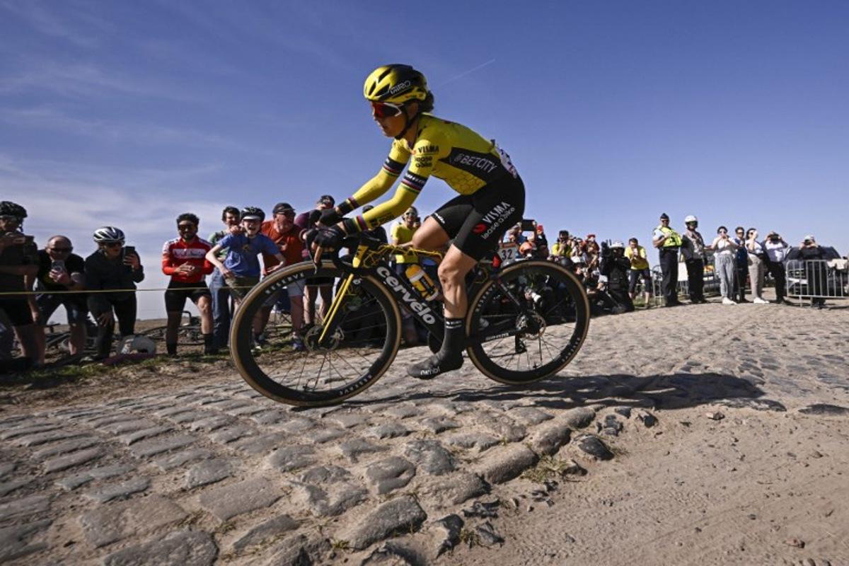 Team Visma-Lease a Bike's French rider Pauline Ferrand Prevot cycles in a breakaway during the fifth edition of the Paris-Roubaix women's race, 148,5 km between Denain and Roubaix, northern France on April 12, 2025.  JULIEN DE ROSA / AFP