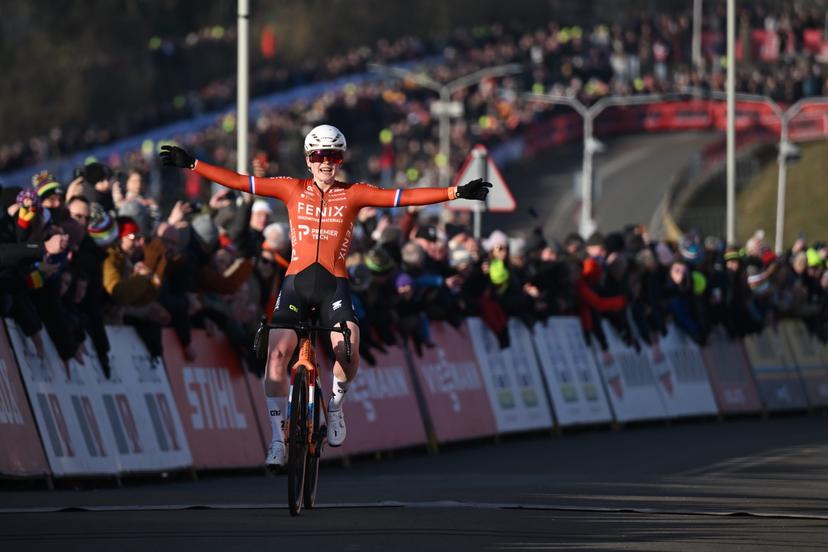 Dutch Puck Pieterse pictured crossing the finish line after wining the women's elite race at the World Cup cyclocross cycling event in Hoogerheide, Netherlands, stage 12 (out of 12) of the UCI World Cup cyclocross competition, Sunday 25 January 2026. BELGA PHOTO LUC CLAESSEN