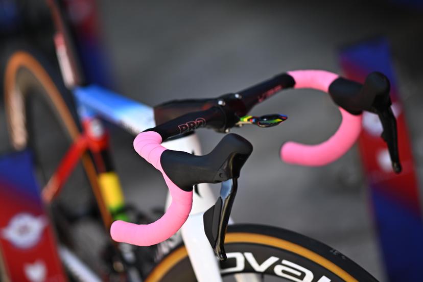 Illustration picture shows the bike with pink handles, of Belgian Remco Evenepoel of Soudal Quick-Step at the start of the second stage of the 2023 Giro D'Italia cycling race, 201km from Fossacesia Teramo to San Salvo, in Italy, Sunday 07 May 2023. The 2023 Giro takes place from 06 to 28 May 2023. BELGA PHOTO JASPER JACOBS