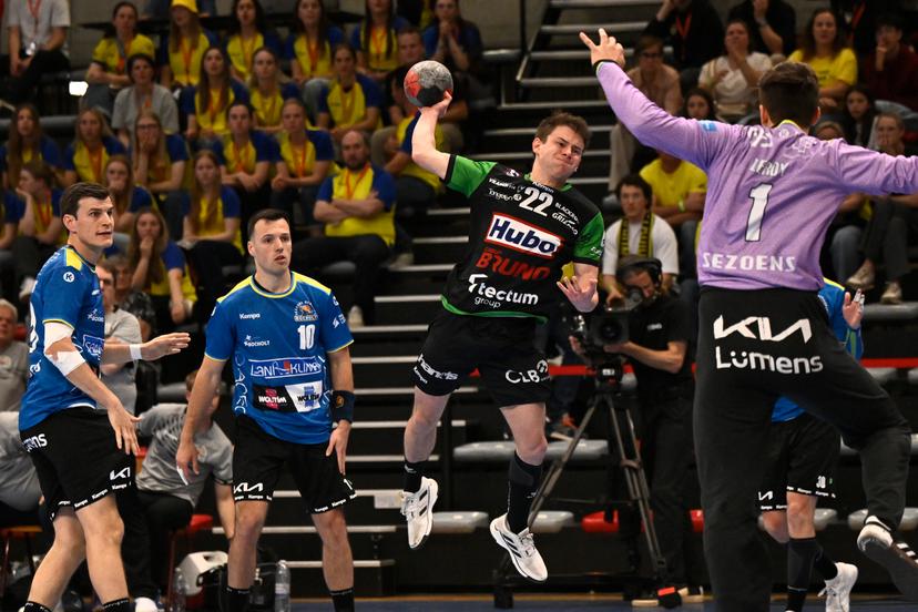 Hubo Hasselt's Tuur Borgerhoff pictured in action during a handball game between Hubo handbal Hasselt and Achilles Bocholt, Saturday 19 April 2025, in Hasselt, the men's final of the Belgian handball cup. BELGA PHOTO JOHAN EYCKENS