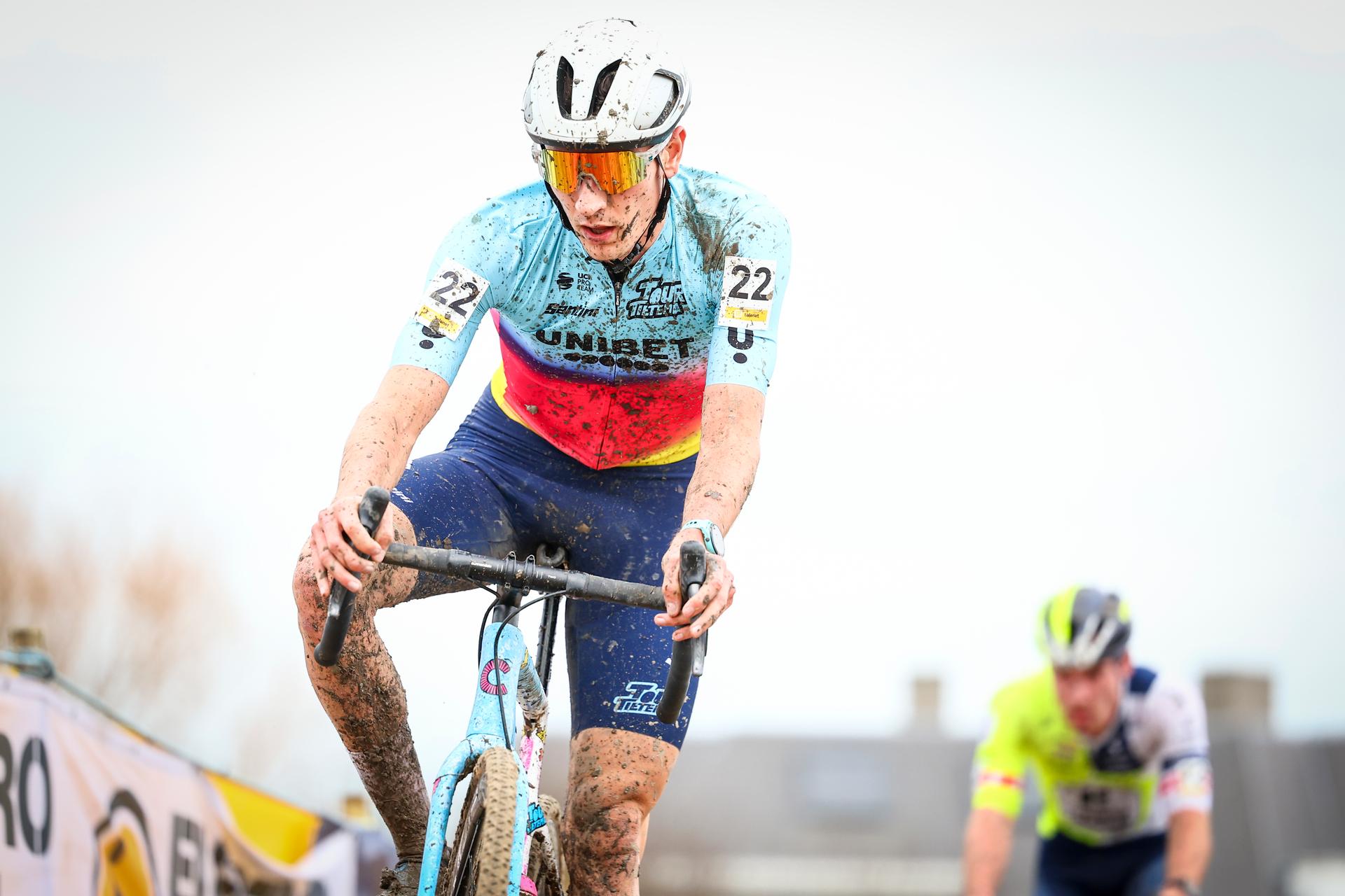 Belgian Lander Loockx pictured in action during the men elite race of the 'Noordzeecross' cyclocross cycling event in Middelkerke, the last race of the Superprestige competition on Saturday 10 February 2024. BELGA PHOTO DAVID PINTENS