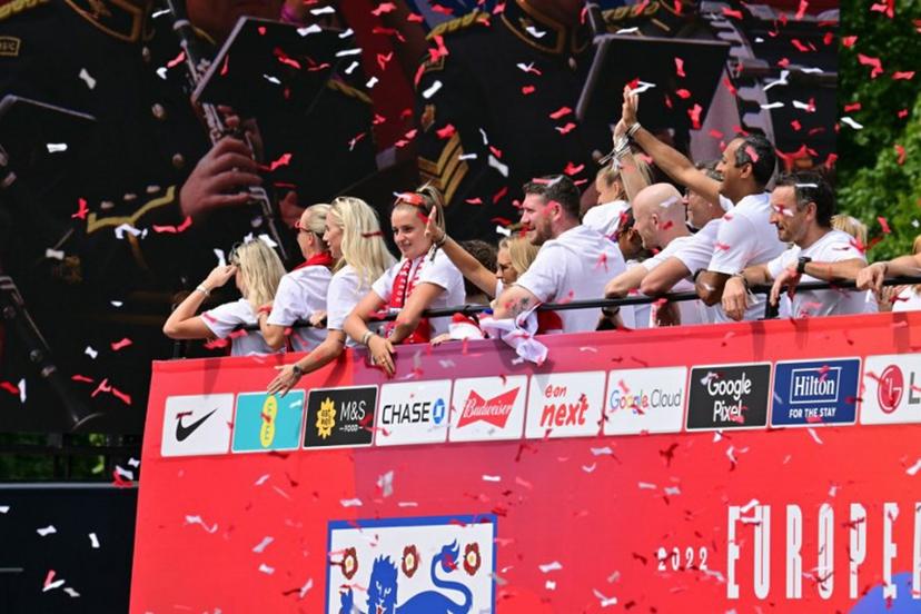 Confetti falls during the England women's national football team homecoming victory parade on the Mall outside Buckingham Palace in London on July 29, 2025 to celebrate the team winning Euro 2025.   Ben STANSALL / AFP
