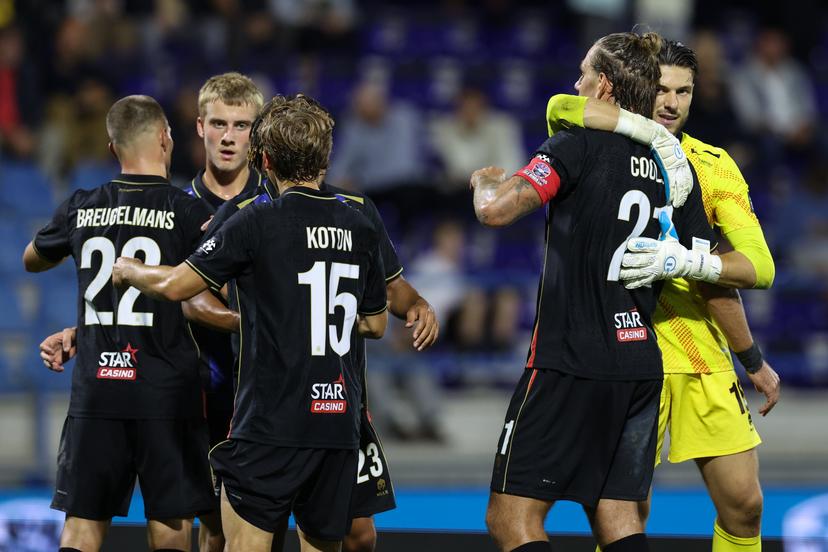 Dender's players celebrate after winning a soccer match between FCV Dender EH and RFC Seraing, Friday 4 September 2026 in Denderleeuw, on day 4 of the 2026-2027 'Challenger Pro League' 1B second division of the Belgian championship. BELGA PHOTO BRUNO FAHY