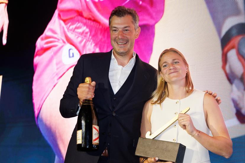 Gantoise's Alix Gerniers (R) pictured during a ceremony to award the 'Golden Sticks' (Gouden Sticks - Sticks d'Or) for the best players of the 2024-2025 hockey competition, Sunday 31 August 2025 in Brussels. BELGA PHOTO NICOLAS MAETERLINCK