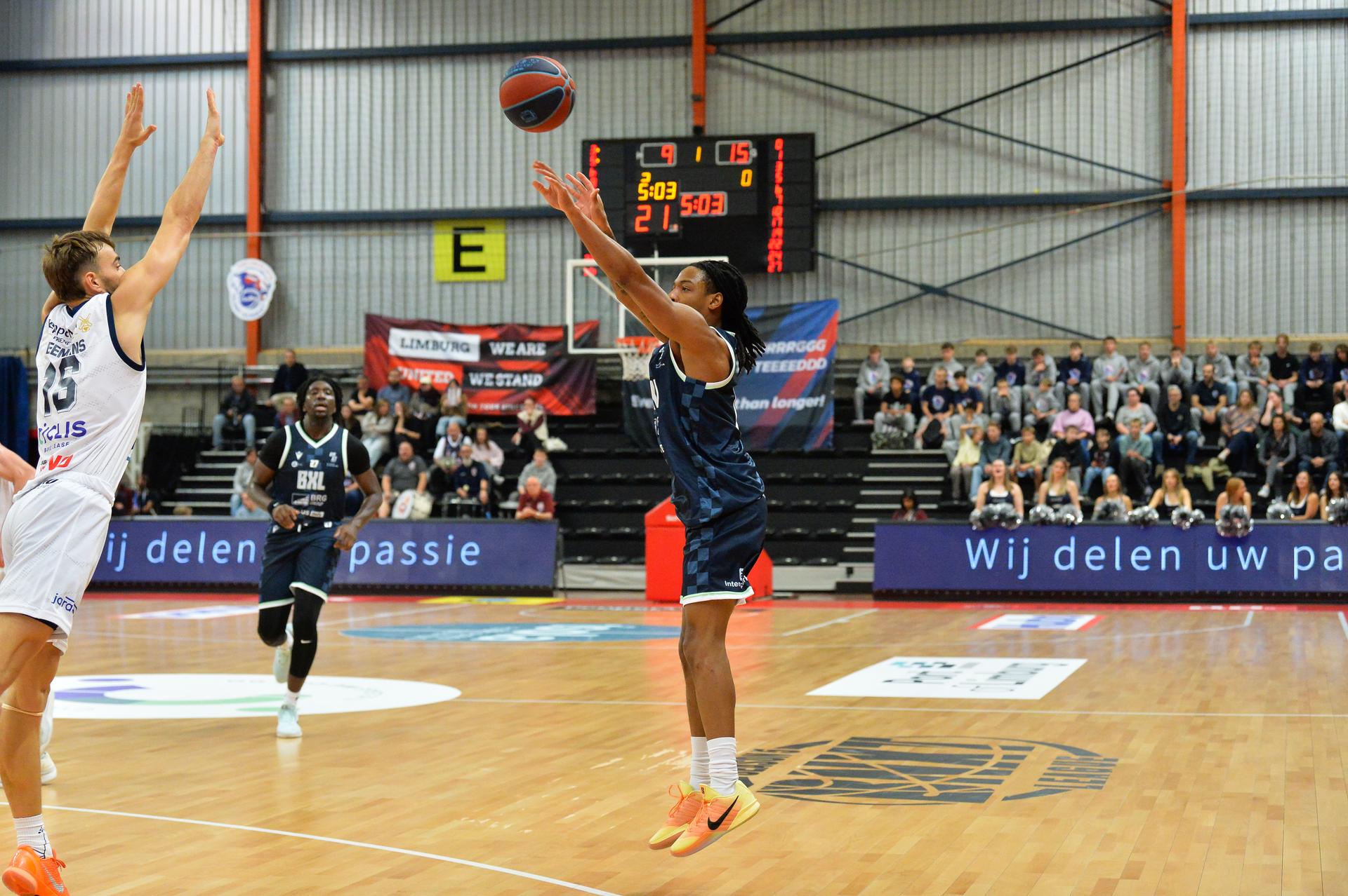 Brussels' Jalen Frinch pictured in action during a basketball match between Limburg United and Brussels, Friday 03 October 2025 in Mechelen, on day 2 of the 'BNXT League' Belgian/ Dutch first division basket championship. BELGA PHOTO JILL DELSAUX