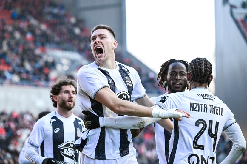 Charleroi's Aurelien Scheidler celebrates after scoring during a soccer match between Royal Antwerp FC and Sporting Charleroi, Sunday 25 January 2026 in Antwerp, on day 22 of the 2025-2026 'Jupiler Pro League' first division of the Belgian championship. BELGA PHOTO TOM GOYVAERTS