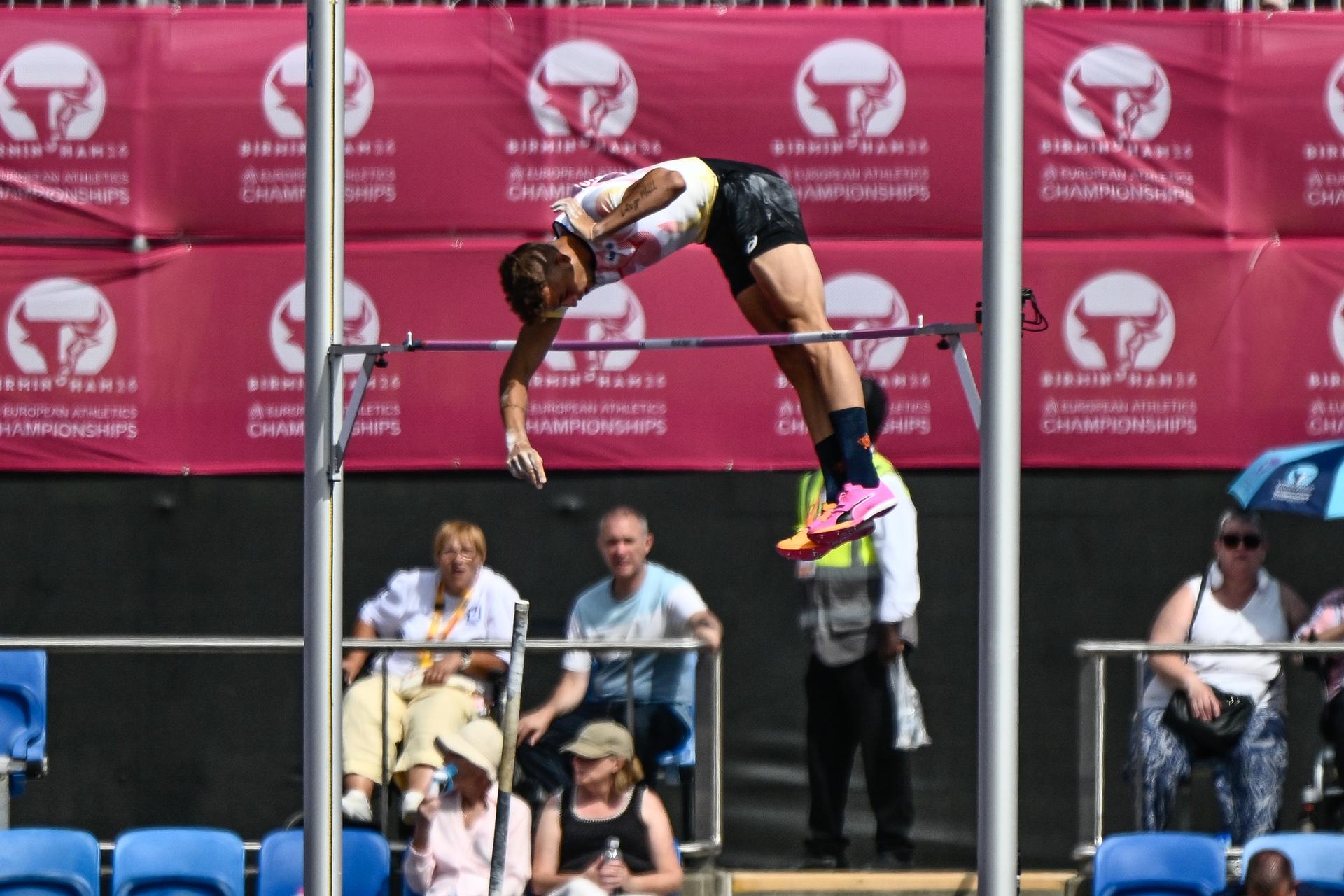 Belgian Ylio Philtjens pictured in action during the men's pole vault competition on the fifth day of the European Athletics Championships (August 10-18) in Birmingham, United Kingdom, on Friday 14 August 2026. BELGA PHOTO ERIC LALMAND