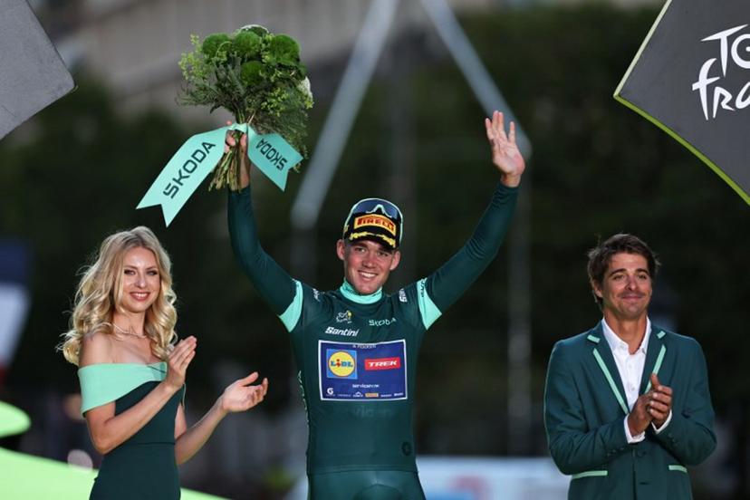Lidl - Trek team's Danish rider Mads Pedersen celebrates on the podium with the best sprinter's green jersey after the 21st stage of the 113th edition of the Tour de France cycling race, 88,7 km starting and finishing in Paris, on July 26, 2026.  Anne-Christine POUJOULAT / AFP