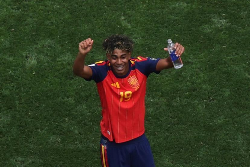 Spain's forward #19 Lamine Yamal celebrates after winning the 2026 World Cup football tournament quarter-final match between Spain and Belgium at the Los Angeles Stadium in Inglewood on July 10, 2026.   VALERIE MACON / AFP