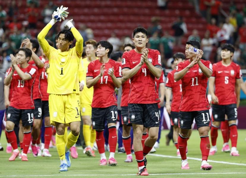 South Korea's players celebrate after winning the 2026 World Cup Group A football match between South Korea and the Czech Republic at the Guadalajara Stadium in Zapopan on June 11, 2026.   Ulises RUIZ / AFP