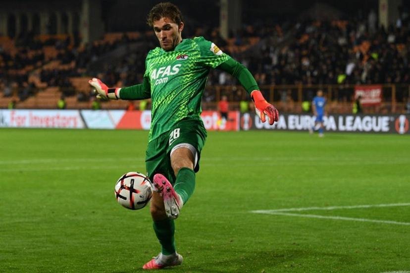 AZ Alkmaar's Belgian goalkeeper #28 Jari De Busser controls the ball during the UEFA Europa League football match between Ararat-Armenia and AZ Alkmaar at the Republican Stadium named after Vazgen Sargsyan in Yerevan on October 22, 2026.  KAREN MINASYAN / AFP