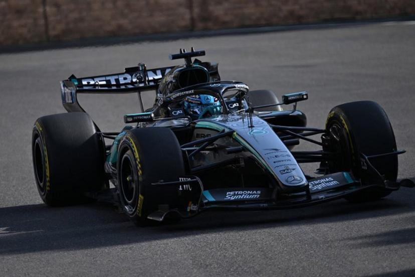 Mercedes' British driver George Russell competes during the Formula One Azerbaijan Grand Prix at the Baku City Circuit in Baku on September 26, 2026.  Igor IVANKO / AFP