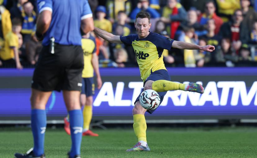 Union's Rob Schoofs scoring the 1-1 goal during a soccer match between Royale Union Saint-Gilloise and RAAL La Louviere, Sunday 08 February 2026 in Brussels, on day 24 of the 2025-2026 'Jupiler Pro League' first division of the Belgian championship. BELGA PHOTO VIRGINIE LEFOUR