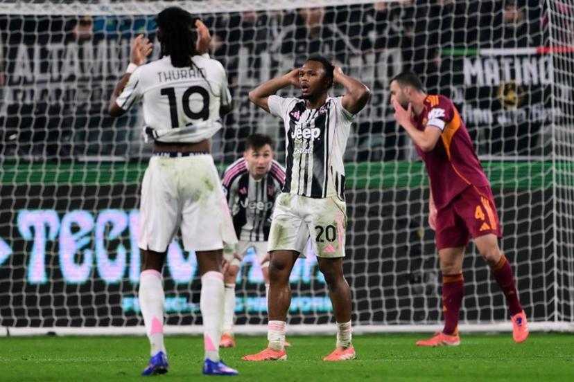 Juventus' Belgian forward #20 Lois Openda (C) reacts during the Italian Serie A football match between Juventus and AS Roma at the Allianz stadium in Turin, northern Italy, on December 20, 2025.  MARCO BERTORELLO / AFP