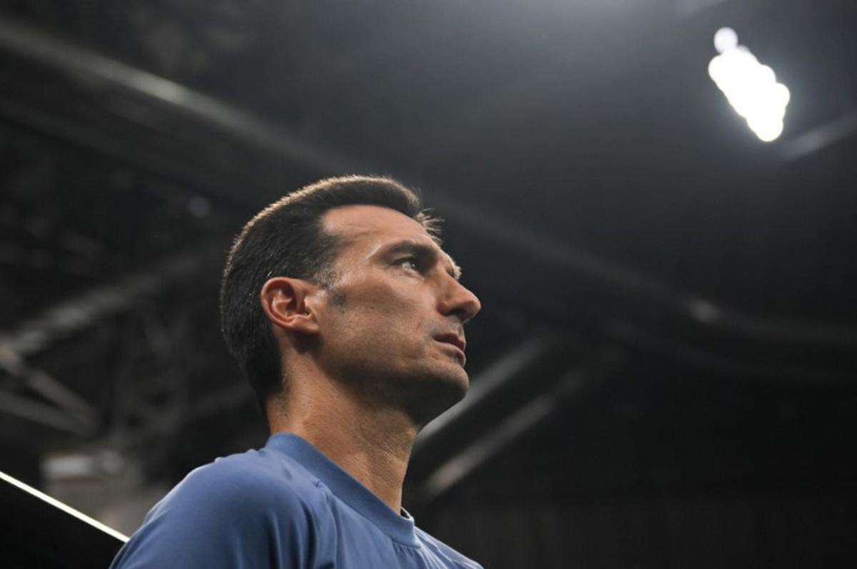Argentina's head coach Lionel Scaloni stands for the national anthem ahead of the 2026 World Cup football tournament semi-final match between England and Argentina at the Atlanta Stadium in Atlanta on July 15, 2026.   Paul ELLIS / AFP