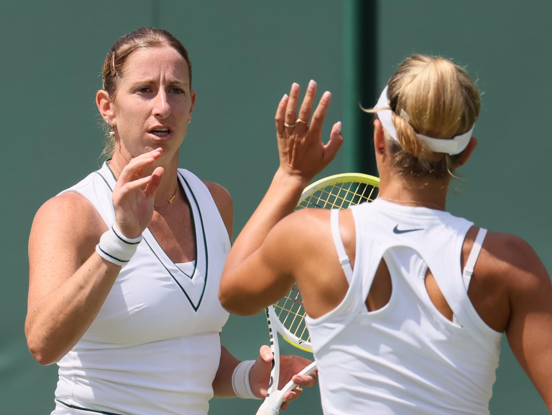 Belgian Magali Kempen pictured during a doubles tennis match between Romanian-Belgian pair Cristian-Kempen and Hungarian-Brazilian pair Babos-Stefani, in the first round of the women's doubles at the 2025 Wimbledon grand slam tournament, Thursday 03 July 2025 at the All England Tennis Club, in South-West London, Britain. BELGA PHOTO BENOIT DOPPAGNE