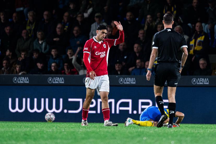Antwerp's Mauricio Benitez looks dejected during a soccer match between KVC Westerlo and Royal Antwerp FC, Sunday 11 October 2026 in Westerlo, on day 8 of the 2026-2027 'Jupiler Pro League' first division of the Belgian championship. BELGA PHOTO EMILE WINDAL