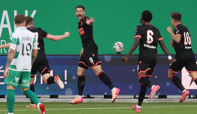 Standard's Thomas Henry celebrates after scoring during a soccer match between RAAL La Louviere and Standard de Liege, Saturday 26 July 2025 in La Louviere, on day 1 of the 2025-2026 'Jupiler Pro League' first division of the Belgian championship. BELGA PHOTO VIRGINIE LEFOUR