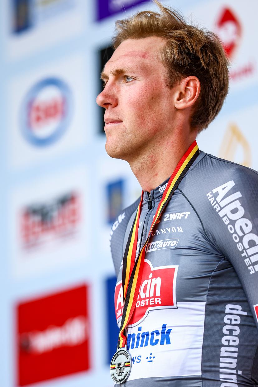 Belgian Timo Kielich , winner of the silver medal pictured on the podium of the elite race at the Belgian Gravel Championships, Sunday 17 August 2025, in Westerlo. BELGA PHOTO DAVID PINTENS
