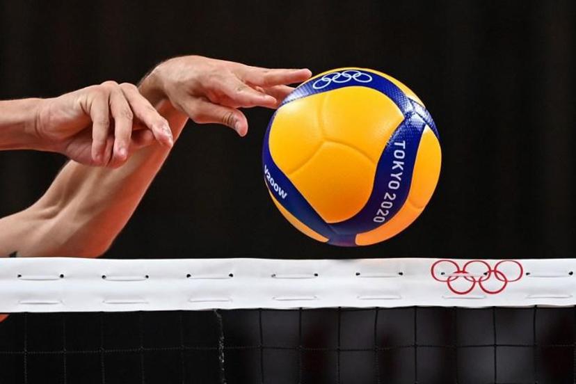 France's Nicolas le Goff hits the ball in the men's semi-final volleyball match between France and Argentina during the Tokyo 2020 Olympic Games at Ariake Arena in Tokyo on August 5, 2021.  YURI CORTEZ / AFP