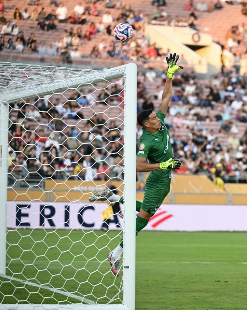 Monterrey's Argentine goalkeeper #01 Esteban Andrada jumps for the ball during the FIFA Club World Cup 2025 Group E football match between Japan's Urawa Red Diamonds and Mexico's Monterrey at the Rose Bowl stadium in Pasadena on June 25, 2025.  Yuri CORTEZ / AFP