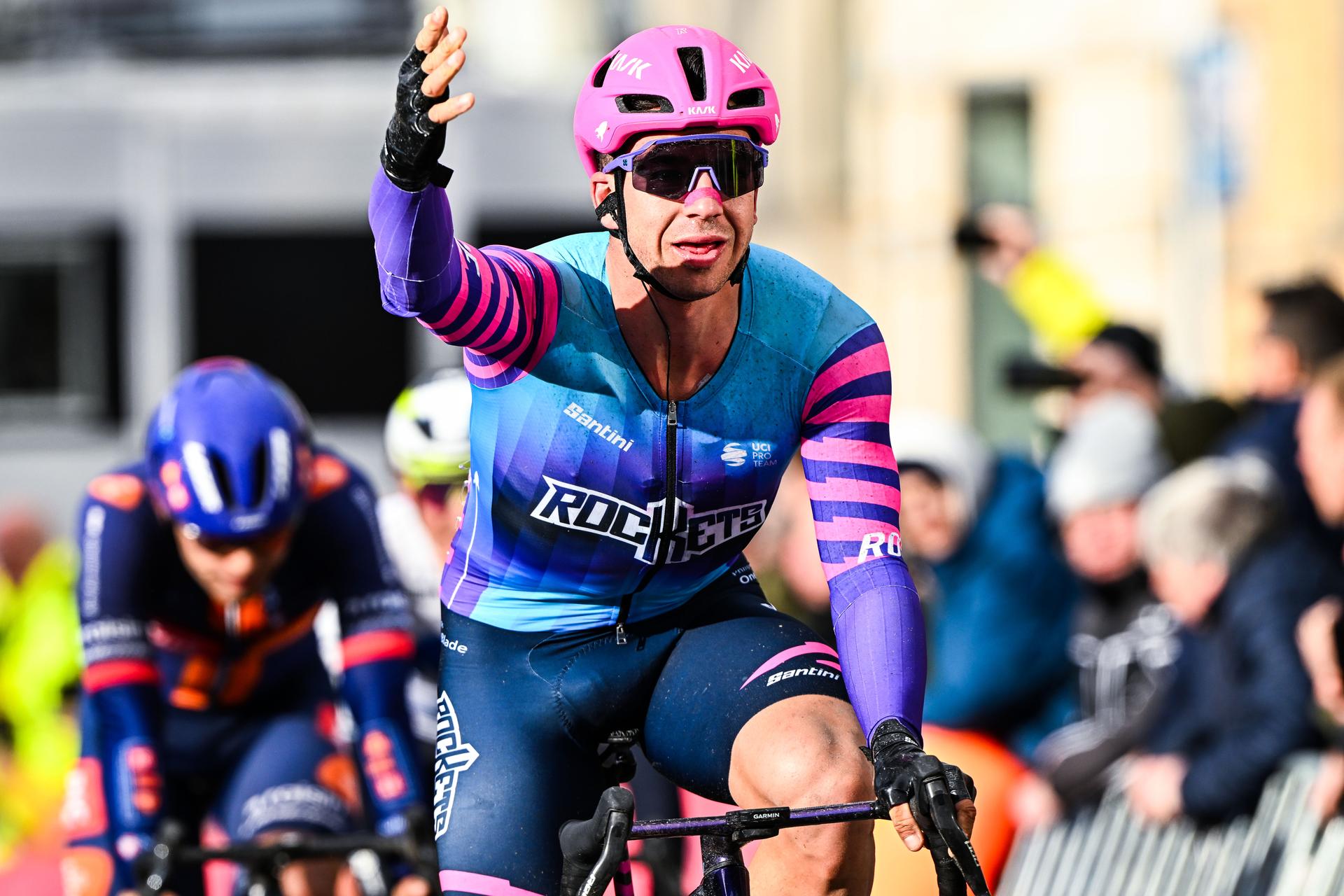 Dutch Dylan Groenewegen of Unibet Rose Rockets and Belgian Jasper Philipsen of Alpecin-Premier Tech (R) sprint to win the 'Ronde van Brugge' men's elite one-day cycling race, 202,9 km from and to Brugge on Wednesday 25 March 2026. BELGA PHOTO JASPER JACOBS