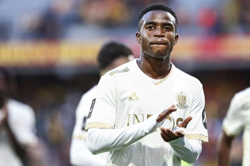 Nice's German forward #15 Youssoufa Moukoko acknowledges supporters at the of the French L1 football match between RC Lens and OGC Nice at Stade Bollaert-Delelis in Lens, northern France on September 28, 2024.  Sameer Al-DOUMY / AFP