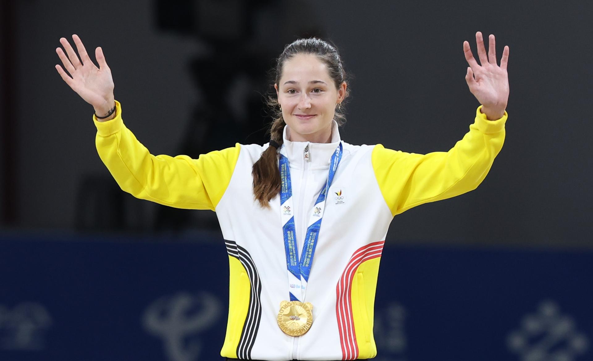 Belgian Fran Vanhoutte  celebrates on the podium of the Women's Sprint 500m +D speed skating event, at the World Games 2025, in Chenghdu, China, on Thursday 14 August 2025. This year, the World Games take place from 7 to 17 August. BELGA PHOTO VIRGINIE LEFOUR