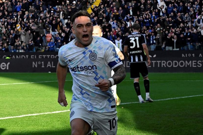 Inter Milan's Argentinian forward #10 Lautaro Martinez celebrates scoring his team's first goal during the Italian Serie A football match between Udinese and Inter Milan at the Friuli stadium in Udine on January 17, 2026.  ANDREA PATTARO / AFP