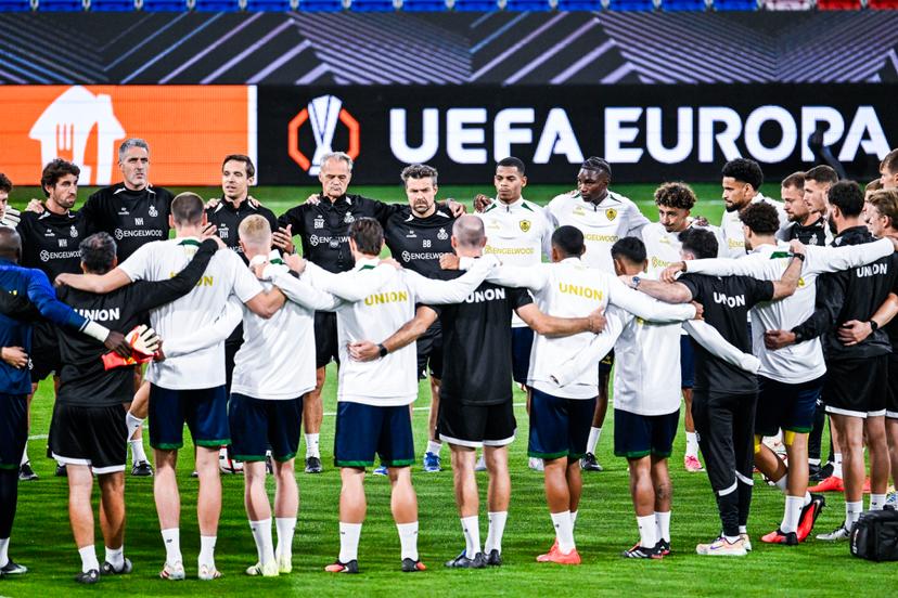 Union's head coach David Hubert and his players pictured during a training of Belgian soccer team Royale Union Saint-Gilloise ahead of the game against Czech soccer club FC Viktoria Plzen, Wednesday 16 September 2026 in Plzen, for the first day (out of 8) in the league phase of the UEFA Europa League competition.  BELGA PHOTO TOM GOYVAERTS