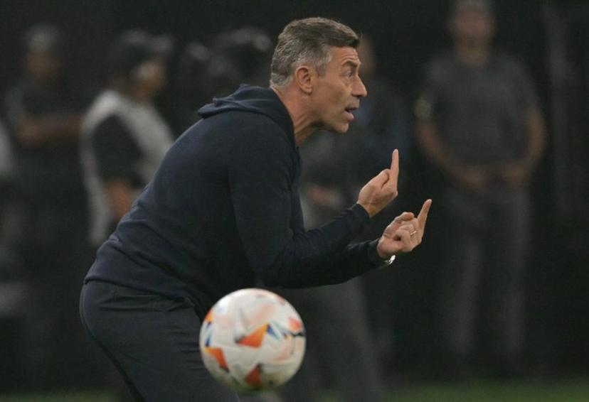 Red Bull Bragantino's Portuguese coach Pedro Caixinha gestures during the Copa Sudamericana round of 16 second leg football match between all-Brazilian Corinthians and Red Bull Bragantino at the Neo Quimica Arena stadium in Sao Paulo, Brazil, on August 20, 2024.  NELSON ALMEIDA / AFP