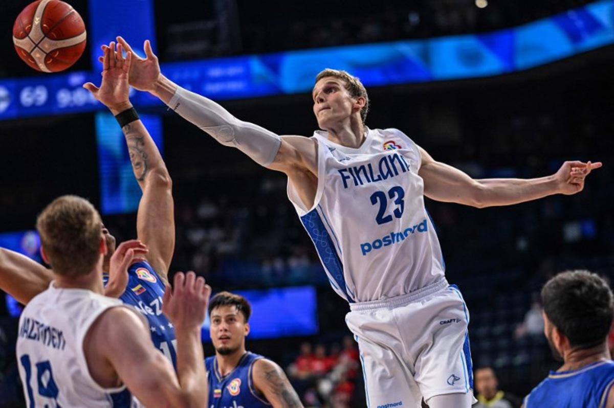 Finland's Lauri Markkanen in action during the FIBA Basketball World Cup group O game between Finland and Venezuela at Okinawa Arena in Okinawa on September 2, 2023.  Yuichi YAMAZAKI / AFP