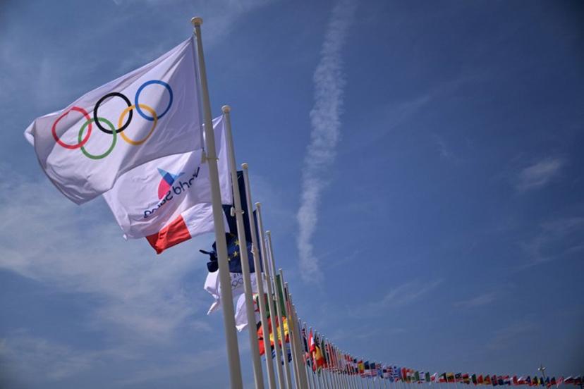 The olympic flag is seen on the Olympic venue for sailing in Marseille, southern France, on July 17, 2024, ahead of Paris 2024 Olympic Games.  Christophe SIMON / AFP