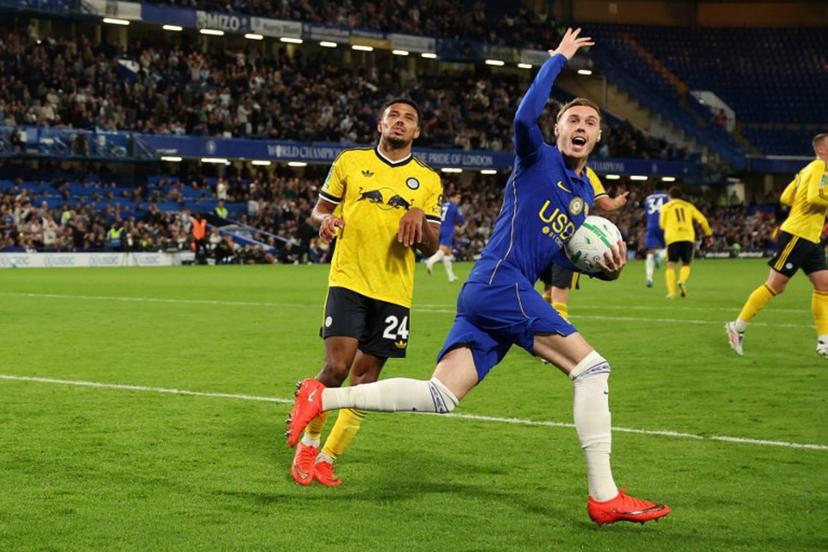 Chelsea's English midfielder #10 Cole Palmer celebrates scoring the team's first goal during the English League Cup third round football match between Chelsea and Leeds United at Stamford Bridge, in London on September 9, 2026.  Adrian DENNIS / AFP