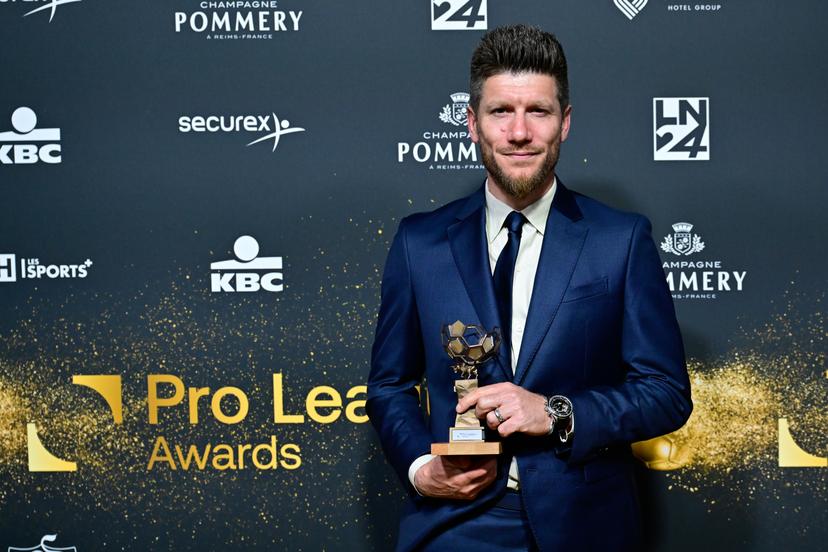 Union's head coach Sebastien Pocognoli with the best pro league coach trophy poses for the photographer at the Pro League Awards 2025, for the best players in the 1st and 2nd divisions of the 2024_2025 Belgian soccer championships, Monday 26 May 2025 in Antwerp. BELGA PHOTO DIRK WAEM