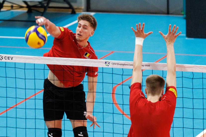 Belgium's Basil Dermaux pictured in action during the media day of the Red Dragons, Belgian national men's volleyball team, ahead of the World Championship, in Roeselare, on Thursday 04 September 2025. The FIVB 2025 Volleyball World Championship take place from 12 to 28 September in the Philippines. BELGA PHOTO KURT DESPLENTER