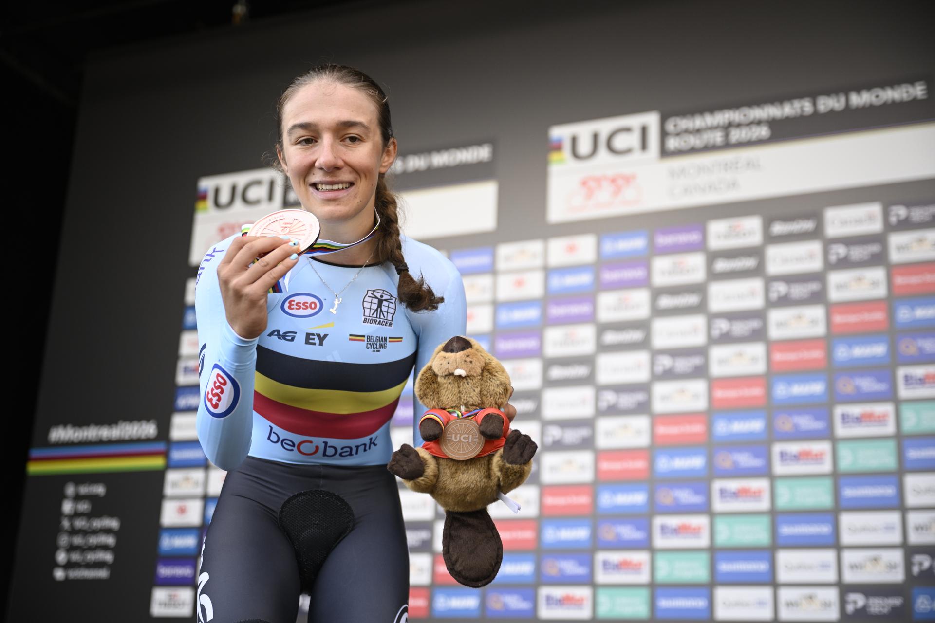 Belgian Luca Vierstraete celebrates on the podium with the bronze medal at the women's U23 individual time trial race (20,3km) at the cycling UCI Road World Championship, in Montreal, Canada, Monday 21 September 2026. BELGA PHOTO JASPER JACOBS
