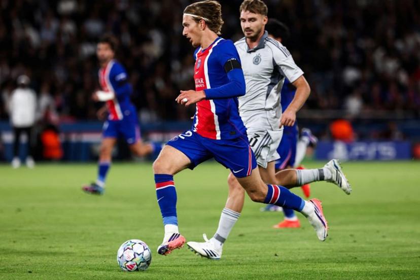 Paris Saint-Germain's Belgian forward #22 Mika Godts controls the ball during the UEFA Champions League, league phase, matchday 1, football match between Paris Saint-Germain (PSG) and Slovan Bratislava at the Parc des Princes Stadium in Paris on September 9, 2026.  FRANCK FIFE / AFP