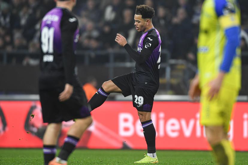 Anderlecht's Mario Stroeykens looks dejected during a soccer match between RSC Anderlecht and Sint-Truidense V.V., Saturday 13 December 2025 in Brussels, on day 18 of the 2025-2026 'Jupiler Pro League' first division of the Belgian championship. BELGA PHOTO JILL DELSAUX