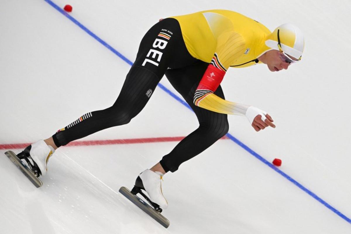 Belgium's Bart Swings competes in the men's speed skating 5000m event during the Beijing 2022 Winter Olympic Games at the National Speed Skating Oval in Beijing on February 6, 2022.  Manan VATSYAYANA / AFP