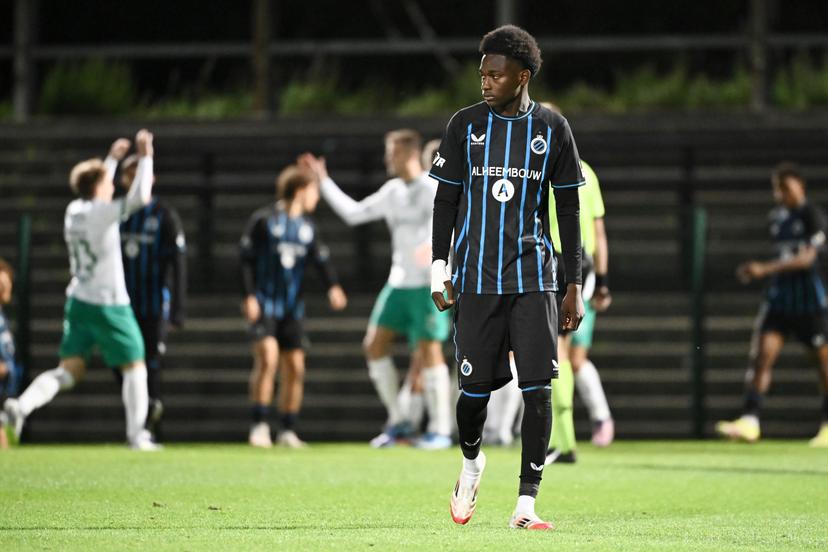Club's Jesse Bisiwu looks dejected after Lommel scored the 0-1 goal during a soccer game between Club NXT and Lommel SK, Wednesday 24 September 2025 in Roeselare, on day 7 of the 2025-2026 'Challenger Pro League' 1B second division of the Belgian championship. BELGA PHOTO MAARTEN STRAETEMANS