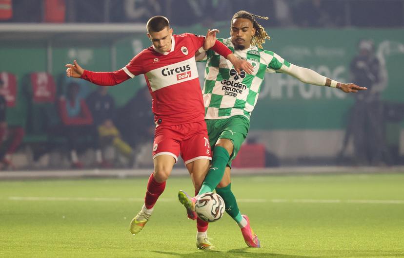 Antwerp's Gerard Vandeplas and RAAL's Yllan Okou fight for the ball during a soccer match between RAAL La Louviere and Royal Antwerp FC, Friday 06 March 2026 in La Louviere, on day 28 of the 2025-2026 'Jupiler Pro League' first division of the Belgian championship. BELGA PHOTO VIRGINIE LEFOUR