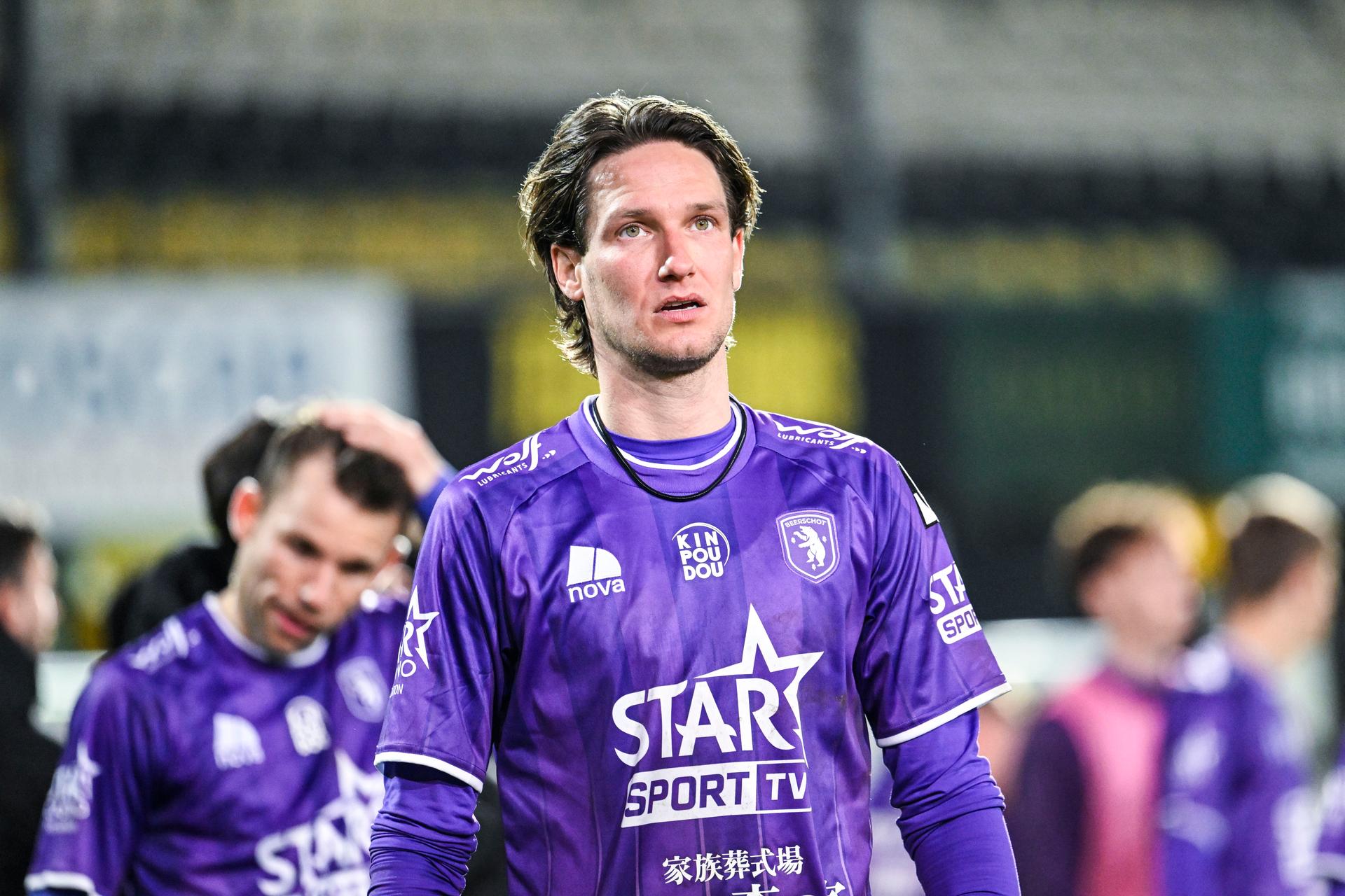 Beerschot's Glenn Claes looks dejected after a soccer game between KSC Lokeren and Beerschot VA, Saturday 24 January 2026 in Lokeren, on day 21 of the 2025-2026 'Challenger Pro League' 1B second division of the Belgian championship. BELGA PHOTO TOM GOYVAERTS