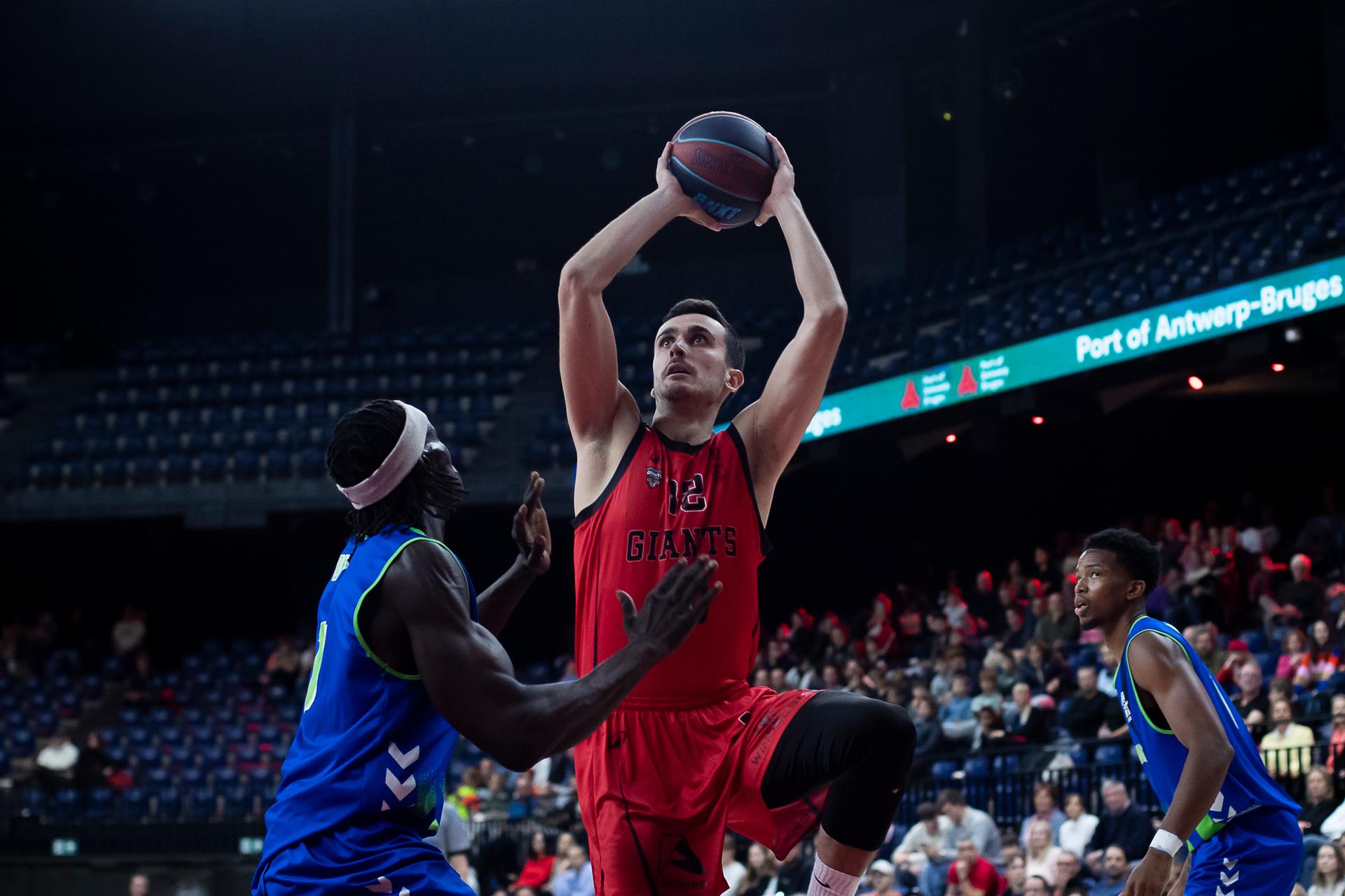 Antwerp's Mateo Colak pictured during a basketball match between Antwerp Giants and Mons-Hainaut, Sunday 26 October 2025 in Antwerp, matchday 5/34 in the 'BNXT League' Belgian/ Dutch first division basket championship. BELGA PHOTO KRISTOF VAN ACCOM